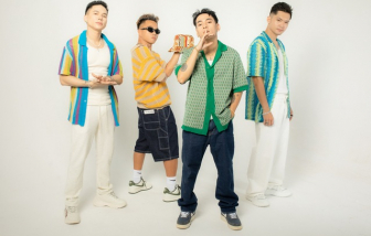 4 chàng trai FBBOIZ trở lại với phong cách đậm chất mùa hè