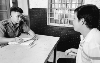 Bắt đối tượng làm giả sổ đỏ để lừa đảo