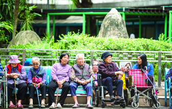 Đời sống người cao tuổi Việt có được hanh thông?