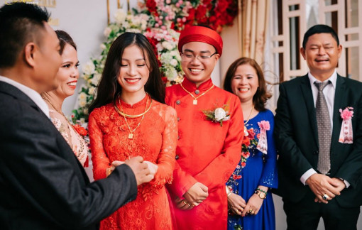 Đám cưới con tu hú