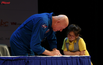Hơn 1500 học sinh, sinh viên TPHCM gặp gỡ thành viên NASA