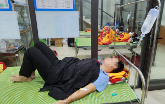 48 người ngộ độc khi ăn tiệc cưới