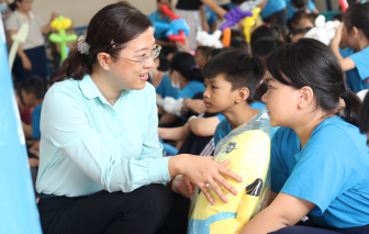Trẻ em Làng May Mắn đón hè vui, khỏe