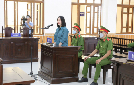 Tina Dương lãnh án 11 năm tù