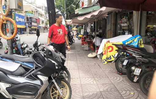 Thu phí sử dụng lòng đường, hè phố cần minh bạch, công bằng