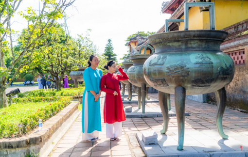 Giang sơn Việt Nam trên Cửu Đỉnh triều Nguyễn