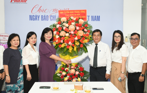 Nhiều cơ quan, đơn vị chúc mừng Báo Phụ nữ TPHCM nhân Ngày Báo chí cách mạng Việt Nam
