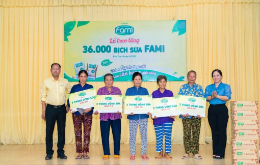Fami tặng 360.000 bịch sữa đậu nành cho người dân đồng bằng sông Cửu Long