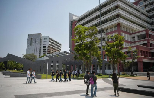 Tỉ lệ sinh thấp khiến các trường đại học Thái Lan tuyển không đủ "chỉ tiêu", nhiều giáo viên bị sa thải