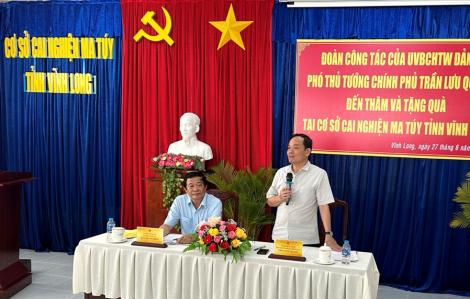 Phó thủ tướng Trần Lưu Quang thăm Cơ sở cai nghiện ma túy tỉnh Vĩnh Long
