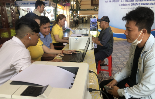 Hồ sơ cấp đổi giấy phép lái xe tăng mạnh từ khi chuyển sang đăng ký trực tuyến