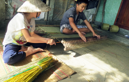 Cái nghề trông nắng, sợ mưa