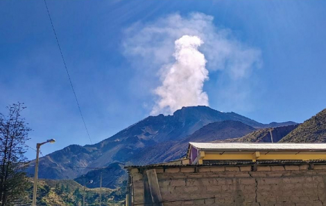 Peru chuẩn bị ban bố tình trạng khẩn cấp do núi lửa phun trào