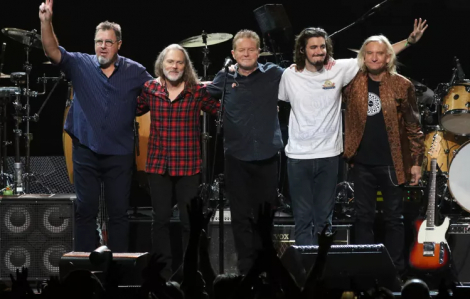 Ban nhạc The Eagles thông báo tour lưu diễn cuối cùng giã từ sự nghiệp