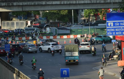Hà Nội: Giao thông hỗn loạn trên đường Nguyễn Trãi sau khi điều chỉnh