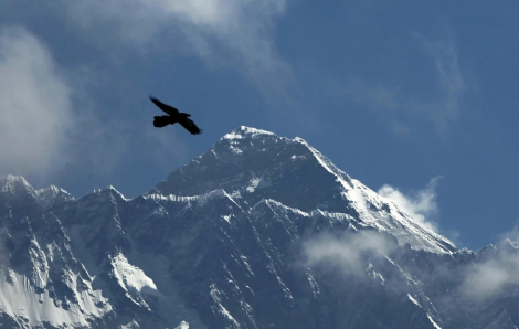 Rơi máy bay tham quan đỉnh Everest, 6 người thiệt mạng