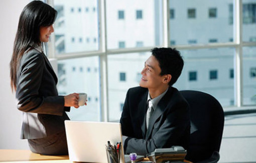 Vì sao chồng và đồng nghiệp nữ nhắn tin xong rồi nhắc nhau xóa?