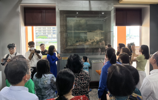 Giá vé máy bay giảm giữa cao điểm hè