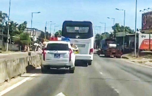 Xử phạt tài xế cản trở đoàn xe ưu tiên