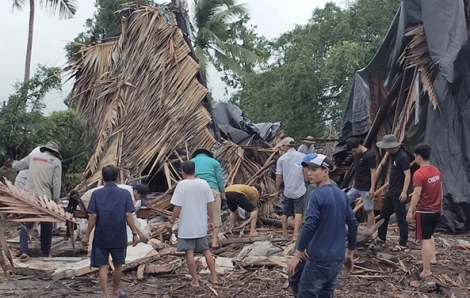 14 nhà dân ở Cà Mau và Kiên Giang bị sập, tốc mái do giông lốc