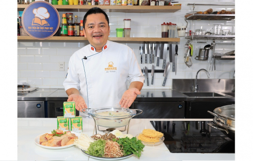 Ngày hè thanh mát với món lẩu gà sữa đậu nành