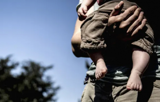 Được trả lương nhiều hơn đã ngăn cản đàn ông phụ vợ việc nhà