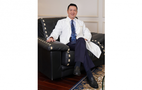 Chân dung bác sĩ Phan Thanh Hào, vị “thuyền trưởng” chèo lái Bệnh viện thẩm mỹ Á Âu