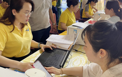 Cấp, đổi giấy phép lái xe trực tuyến, rắc rối quá!