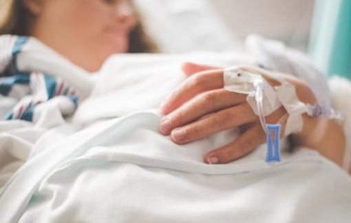 Người mẹ Nhật bị bắt vì bỏ đói con để lấy tiền phúc lợi đi làm đẹp