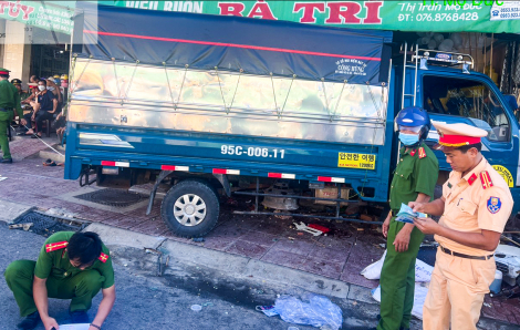 Xe tải "lao" vào nhà dân khiến nhiều người thương vong