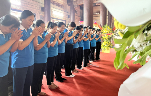 Hàng vạn du khách về địa chỉ đỏ Truông Bồn những ngày tháng Bảy