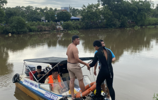 Ăn nhậu rồi rủ nhau bơi qua sông, 2 người đuối nước