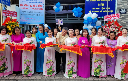 Quận 7 ra mắt cửa hàng "Áo dài 0 đồng" tại phường Tân Thuận Tây