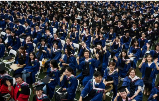 Giúp việc nhà đang trở thành nghề chính của sinh viên Trung Quốc vì thất nghiệp