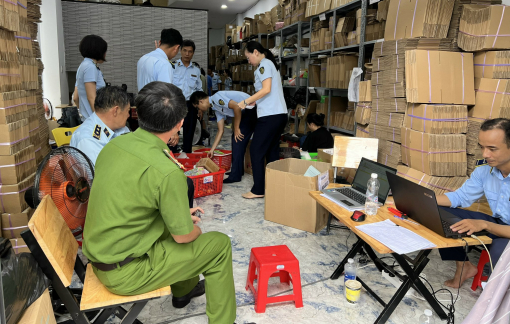 Hàng giả, hàng lậu bán qua zalo, facebook gia tăng