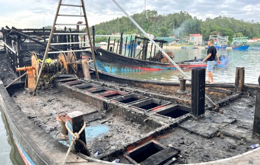 Hàng chục ngư dân “trắng tay” sau hỏa hoạn