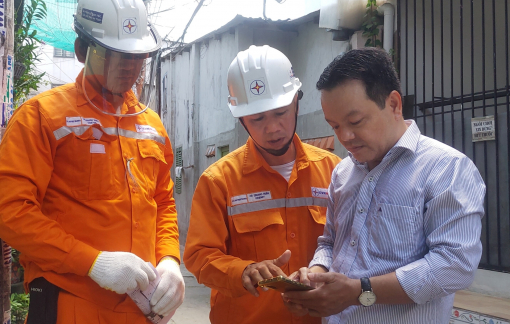 EVNHCMC thông tin về hiện tượng giả danh nhân viên điện lực tái diễn phức tạp
