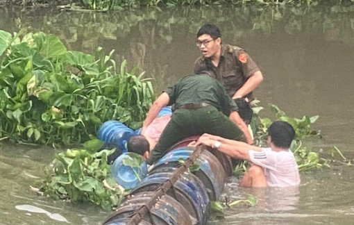 Công an cứu cô gái tự tử