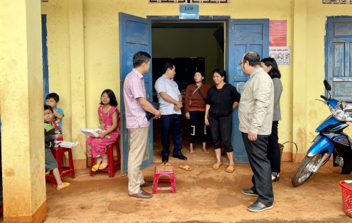 Khẩn trương di dời hàng chục hộ dân ra khỏi vùng có hiện tượng nứt gãy đất