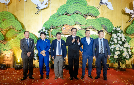 Tổng lãnh sự Nhật cùng nhiều quan chức cấp cao tham dự buổi khai trương nhà máy Hamburg Steak đầu tiên của KOHAFO tại Việt Nam