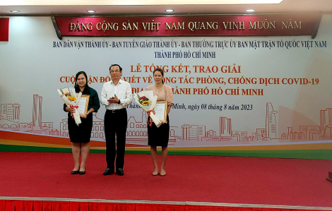 TPHCM: Trao giải cuộc vận động viết về công tác phòng, chống dịch COVID-19