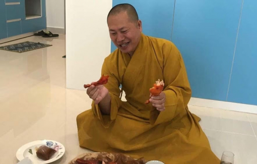 Người tự xưng đại đức Thích Tâm Phúc chưa xuất gia, làm giả bằng khen, con dấu