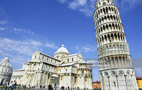 24 giờ ở tháp nghiêng Pisa