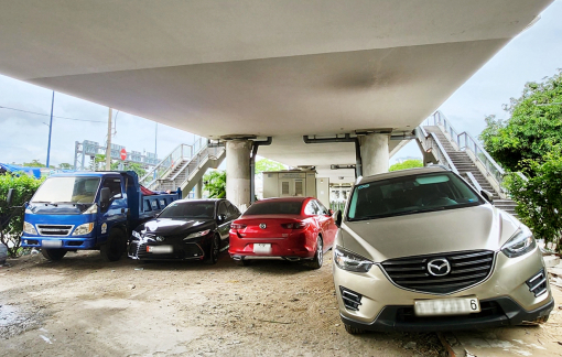 Không nên luật hóa việc lấy gầm cầu làm bãi đậu xe