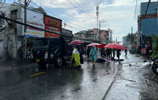 Tai nạn giữa 2 xe máy và 1 xe ben, cụ bà 71 tuổi tử vong