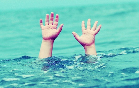 Hà Nội: 2 học sinh mất tích khi tắm trên sông Đuống