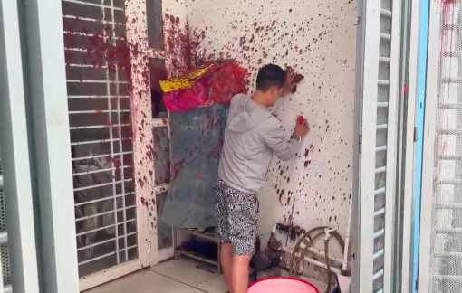 2 thanh niên “khủng bố” nhà dân bằng mắm tôm, sơn