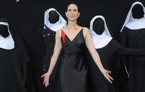 Diễn viên đóng vai Valak (The Nun) kiện Warner Bros ăn chia không minh bạch