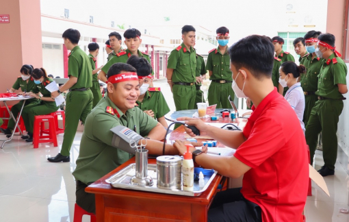 Đại úy 25 lần hiến máu tình nguyện cứu người
