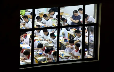 Học sinh Trung Quốc được luyện thành những cỗ máy thi cử từ cấp II